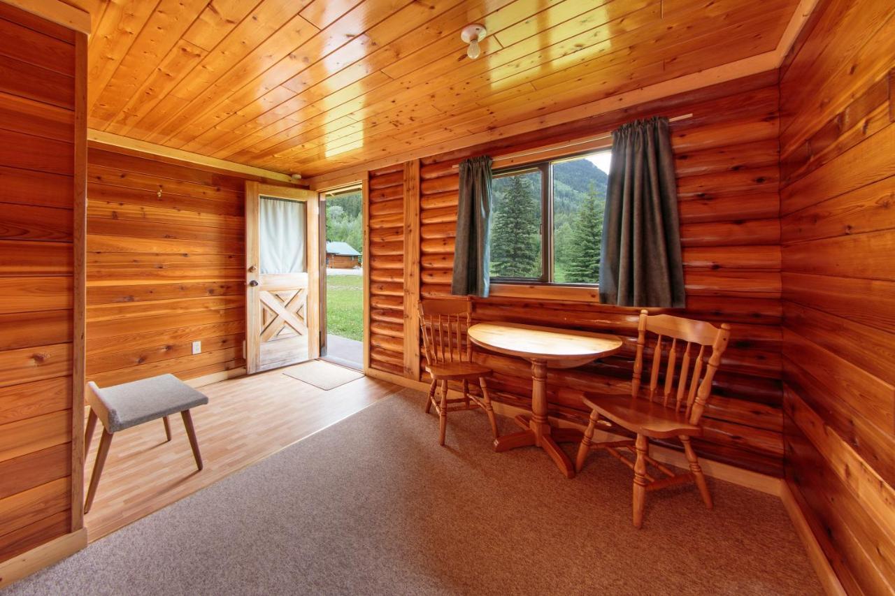 Mount Robson Lodge Exterior photo